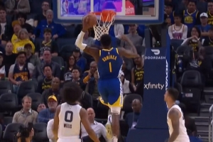 直捣黄龙！库明加借掩护杀到篮下单臂劈扣