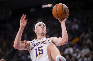 媒体人：没有东詹的日子 里夫斯全面接手持球大核角色大包大揽