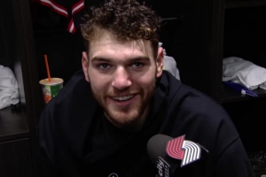 克林根：我的职责是护筐且不贸然失位 抢篮板并创造更多进攻机会