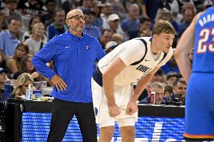 名记：预计独行侠无缘季后赛 他们防守称不上强悍&进攻很滞涩