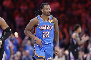 卡森-华莱士：下半场防守提升改变了进攻节奏 能及时调整很关键