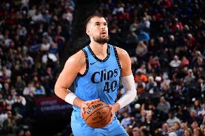 兢兢业业！祖巴茨7中5贡献14分11板3帽  罚球4中4