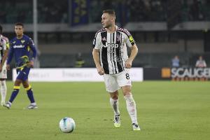 米体：库普梅纳斯在荷甲曾踢过中卫，这是他在尤文踢的第6个位置