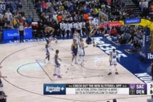 势大力沉！阿隆-戈登溜底线双手大力灌篮 威少望球兴叹